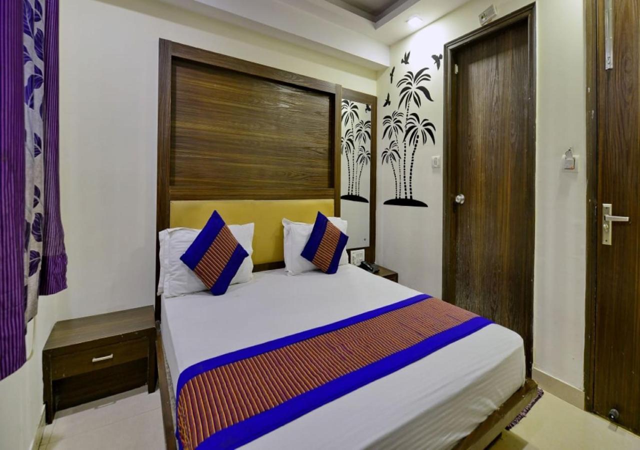 Hotel Keshew International Нью-Дели Экстерьер фото