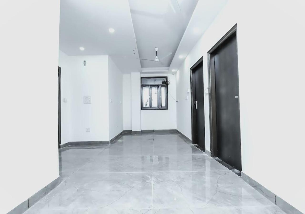 Hotel Keshew International Нью-Дели Экстерьер фото